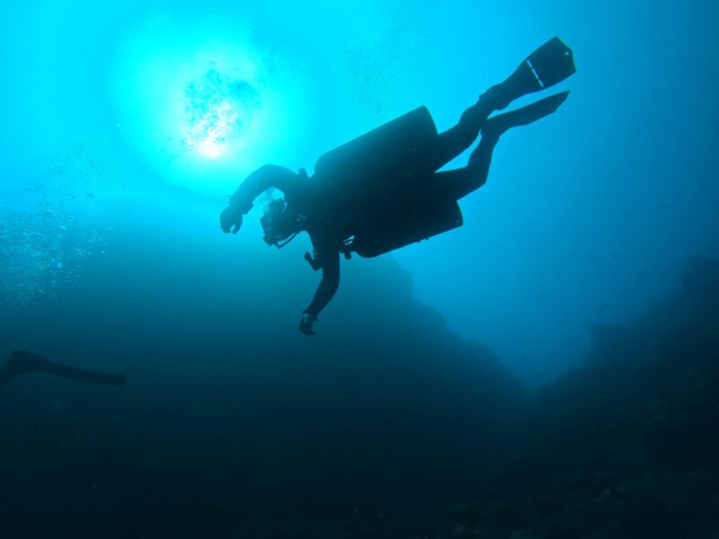 Instructor de Buceo nocturno